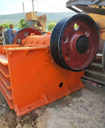 二手500X1500顎破機